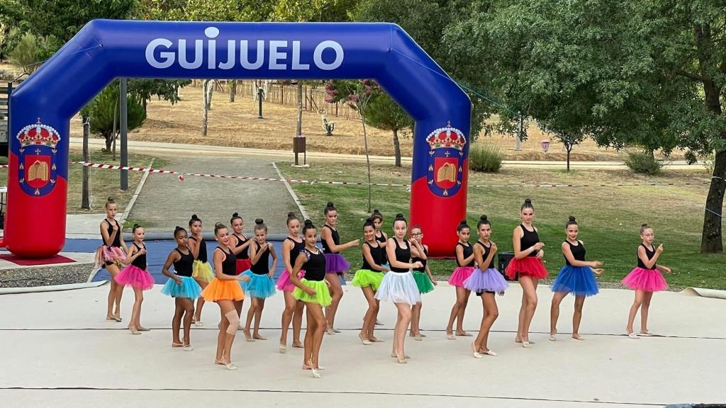 Exhibición de gimnasia rítmica en Guijuelo