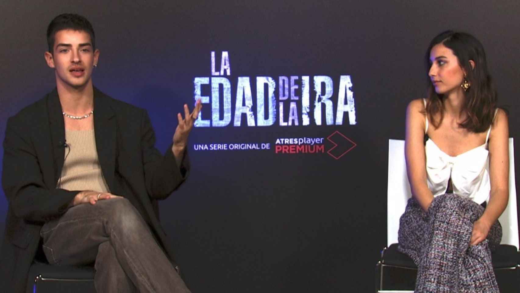 Manu Ríos presentando la 'Edad de la Ira' junto a Amaia Aberasturi