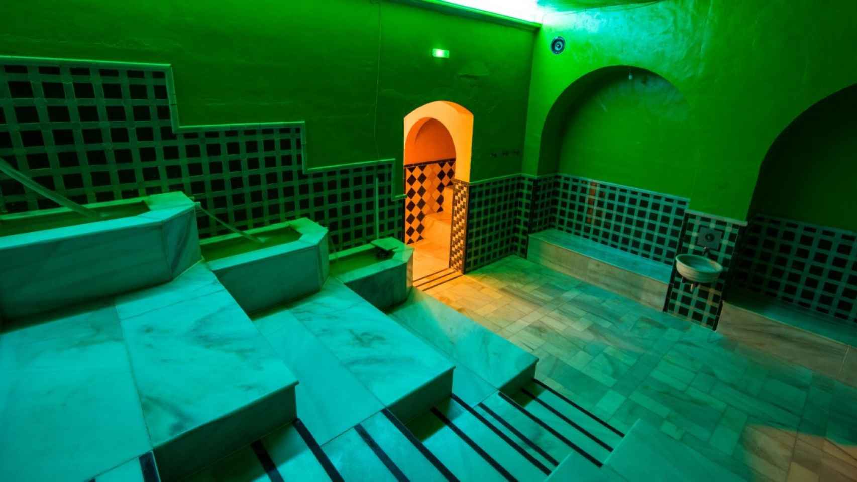 Interior de los baños árabes en venta.