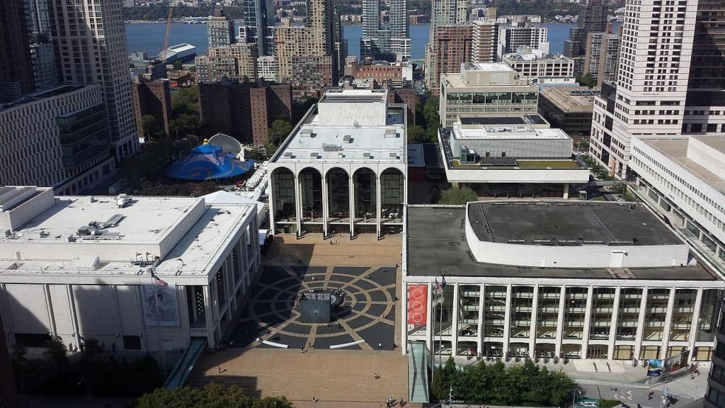 Metropolitan_Opera_House_NYC