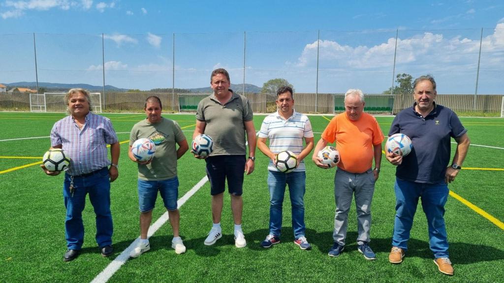 Representantes de los equipos participantes en el campo de Mourente