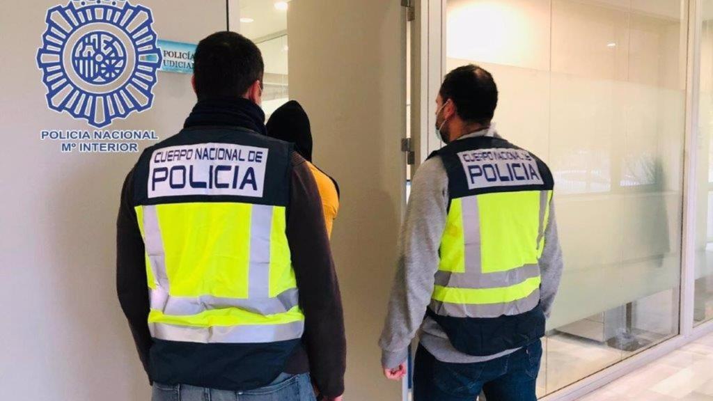 El hombre de 20 años que presuntamente abusó de una menor de 12 años en Sevilla.