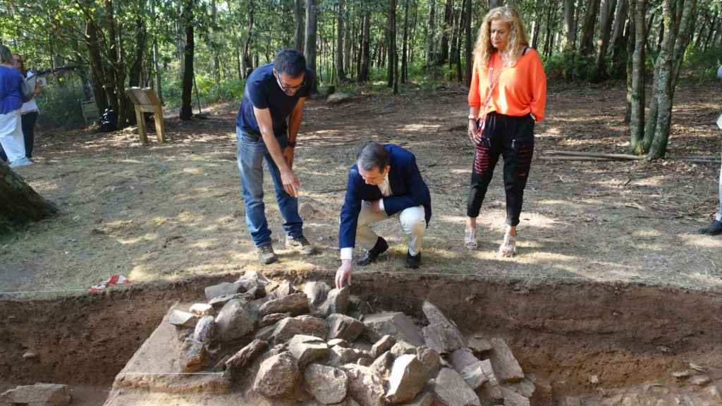 Abel Caballero y Carmela Silva visitan el yacimiento, ubicado en Candeán (Vigo).