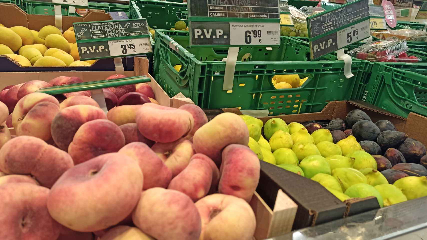 Precios de fruta en un supermercado de Castilla y León a primera hora de hoy
