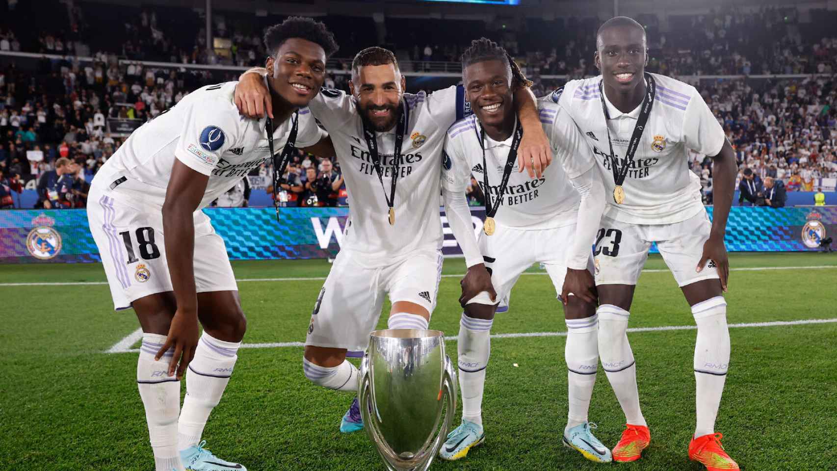 Tchouameni, Benzema, Camavinga y Mendy, el clan francés del Real Madrid, celebra la Supercopa de Europa