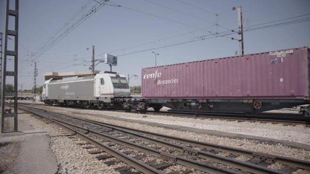 Tren de Renfe Mercancías que se dirige a Ucrania a por cereal.