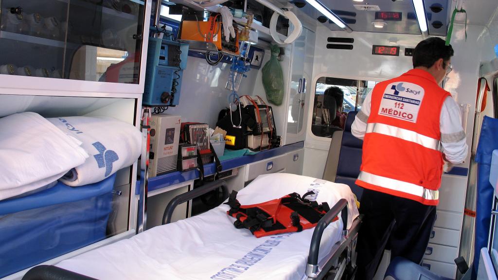 Una ambulancia del Sacyl medicalizada