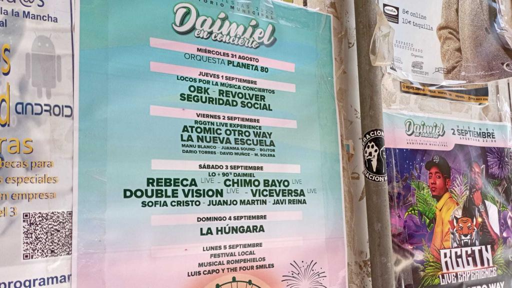 Carteles anunciando las fiestas de Daimiel.