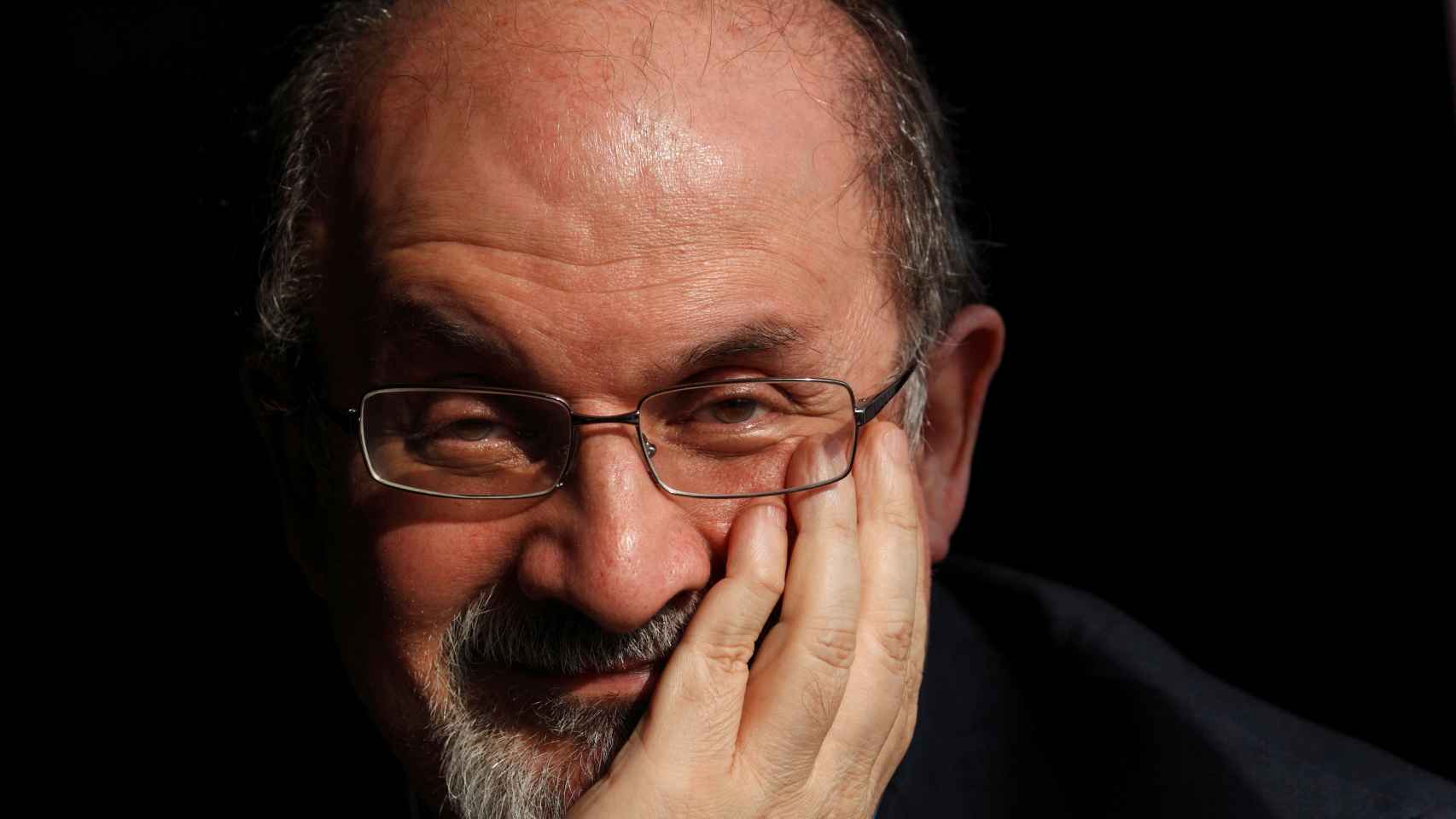 El escritor británico de origen indio, Salman Rushdie, en una imagen de archivo