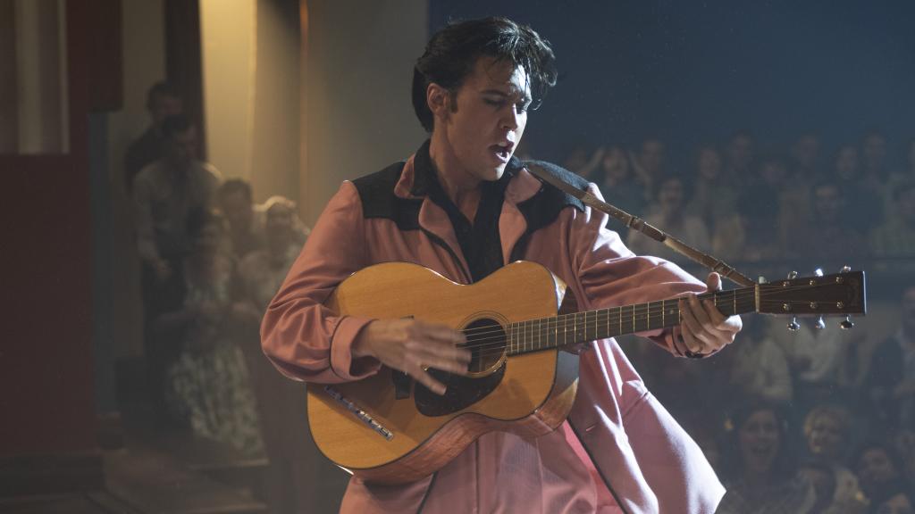 Austin Butler como Elvis Presley en el biopic 'Elvis'.