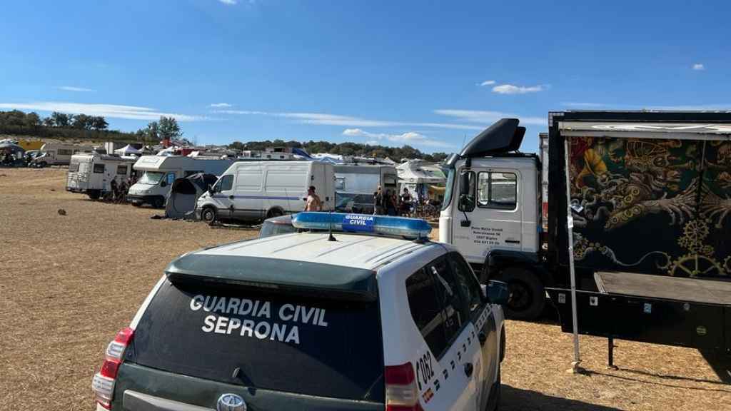 El Seprona de la Guardia Civil controlando la rave ilegal en Agusino (Zamora)