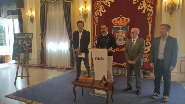 Presentación del trofeo esta mañana