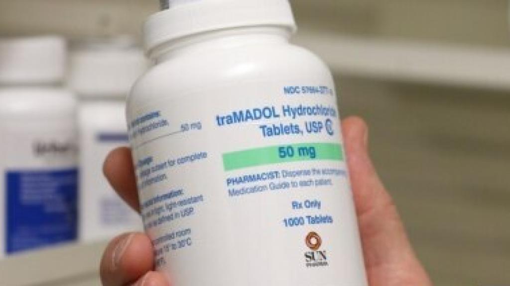 Un bote del medicamento tramadol