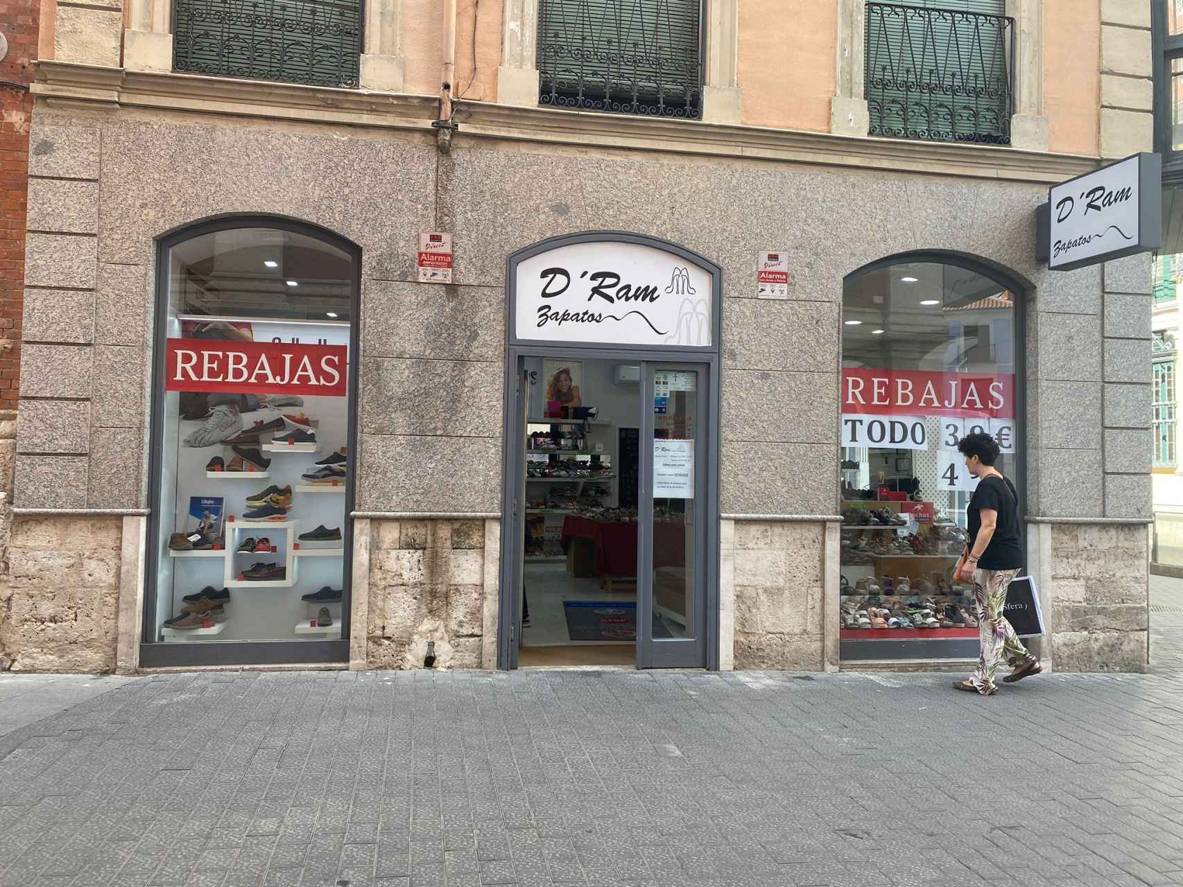 Imagen de un escaparate de una tienda de Valladolid.