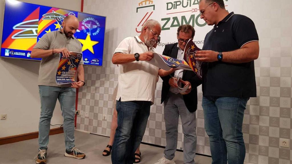 Presentación del Campeonato de Europa de Aeromodelismo Acrobático F3A en Coreses