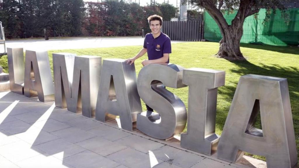 Riqui Puig posando en La Masía