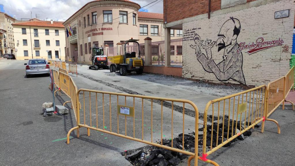 Obras en el entorno del colegio Jacinto Benavente