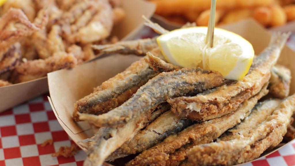 Un plato de 'pescaíto' frito.