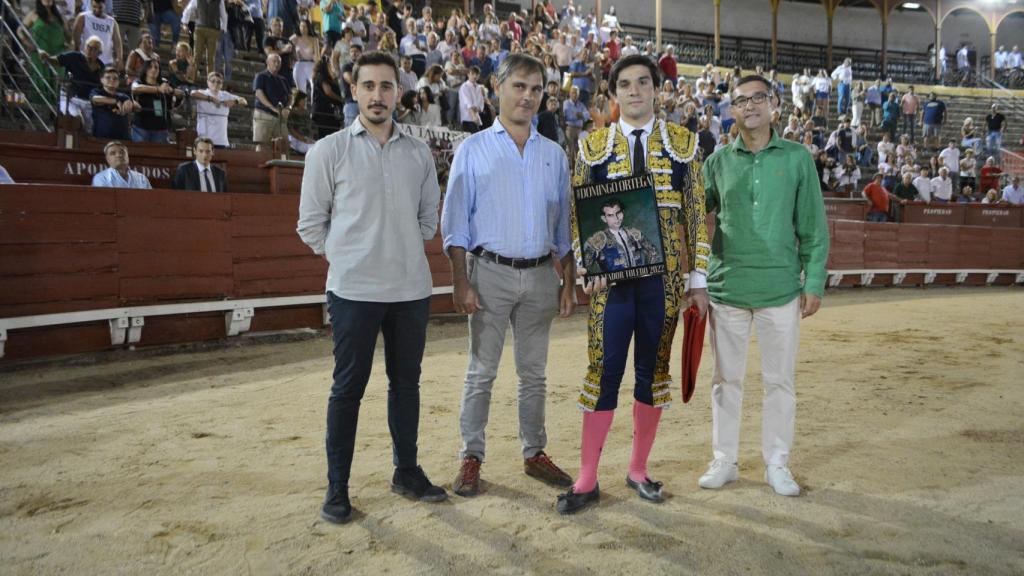 Fernando Muñoz, Nacho Lloret y José Antonio con el ganador