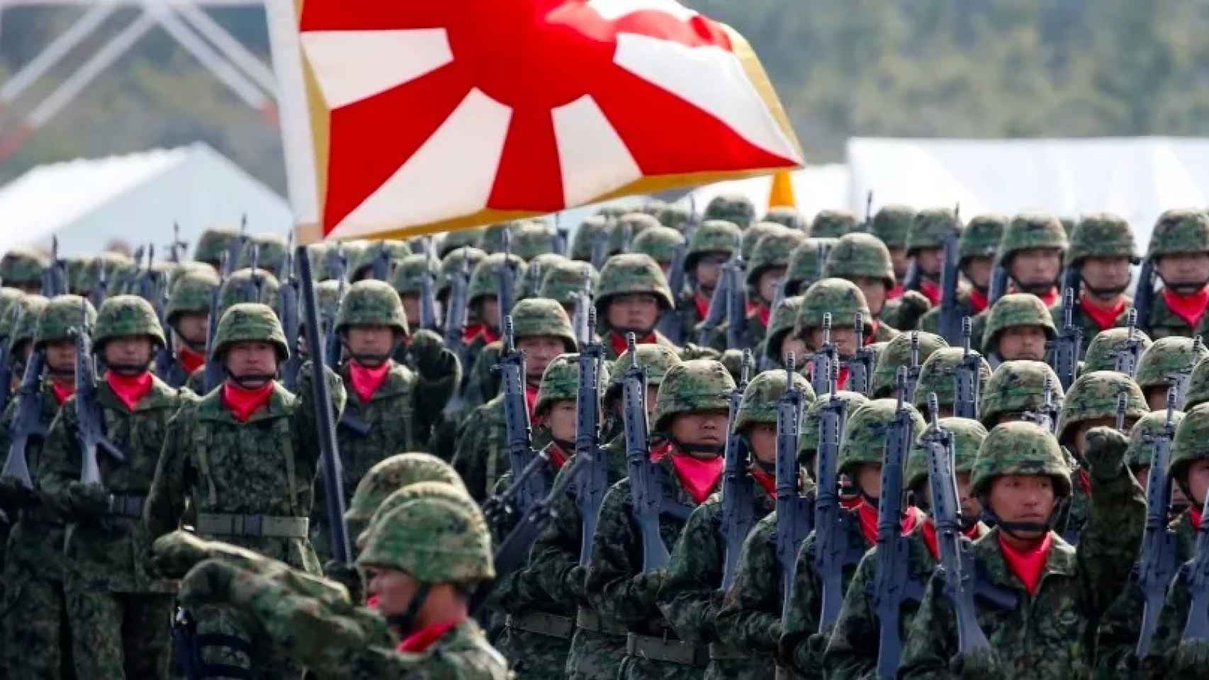 Desfile de soldados de las Fuerzas de Autodefensa de Japón.