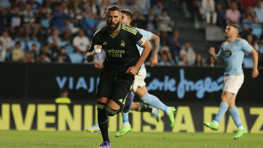 Karim Benzema anota desde el punto de penalti frente al Celta de Vigo