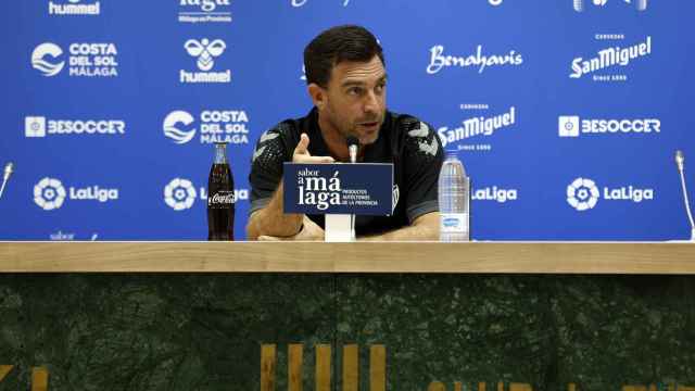 Pablo Guede, entrenador del Málaga CF, en la sala de prensa de La Rosaleda