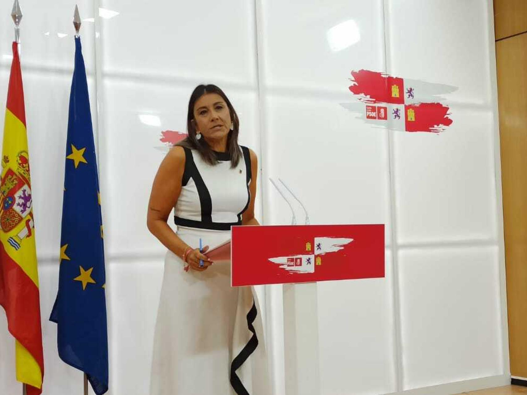 La secretaria de organización del PSCyL, Ana Sánchez, durante la rueda de prensa de este lunes.