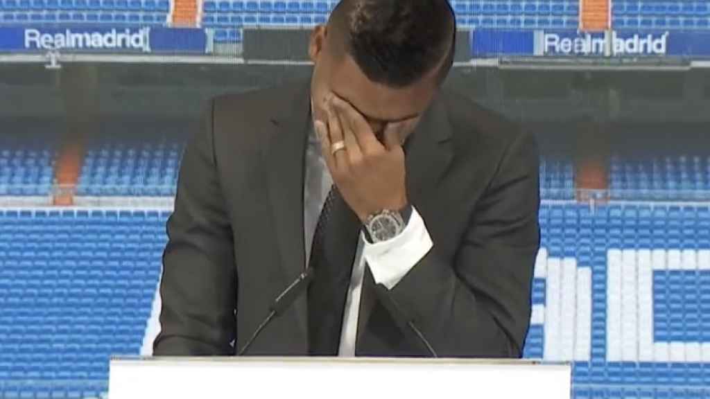 Casemiro rompe a llorar en su acto de despedida