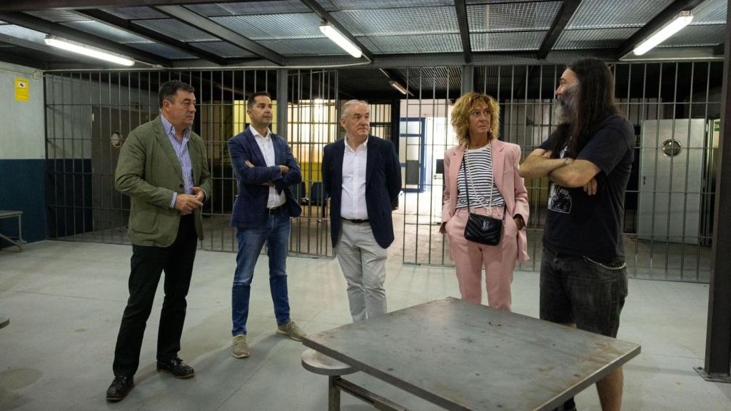 Visita de autoridades al plató ubicado en la Fábrica de Armas.