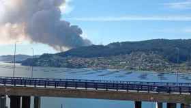 El incendio de Meira (Moaña) desde Trasmañó.