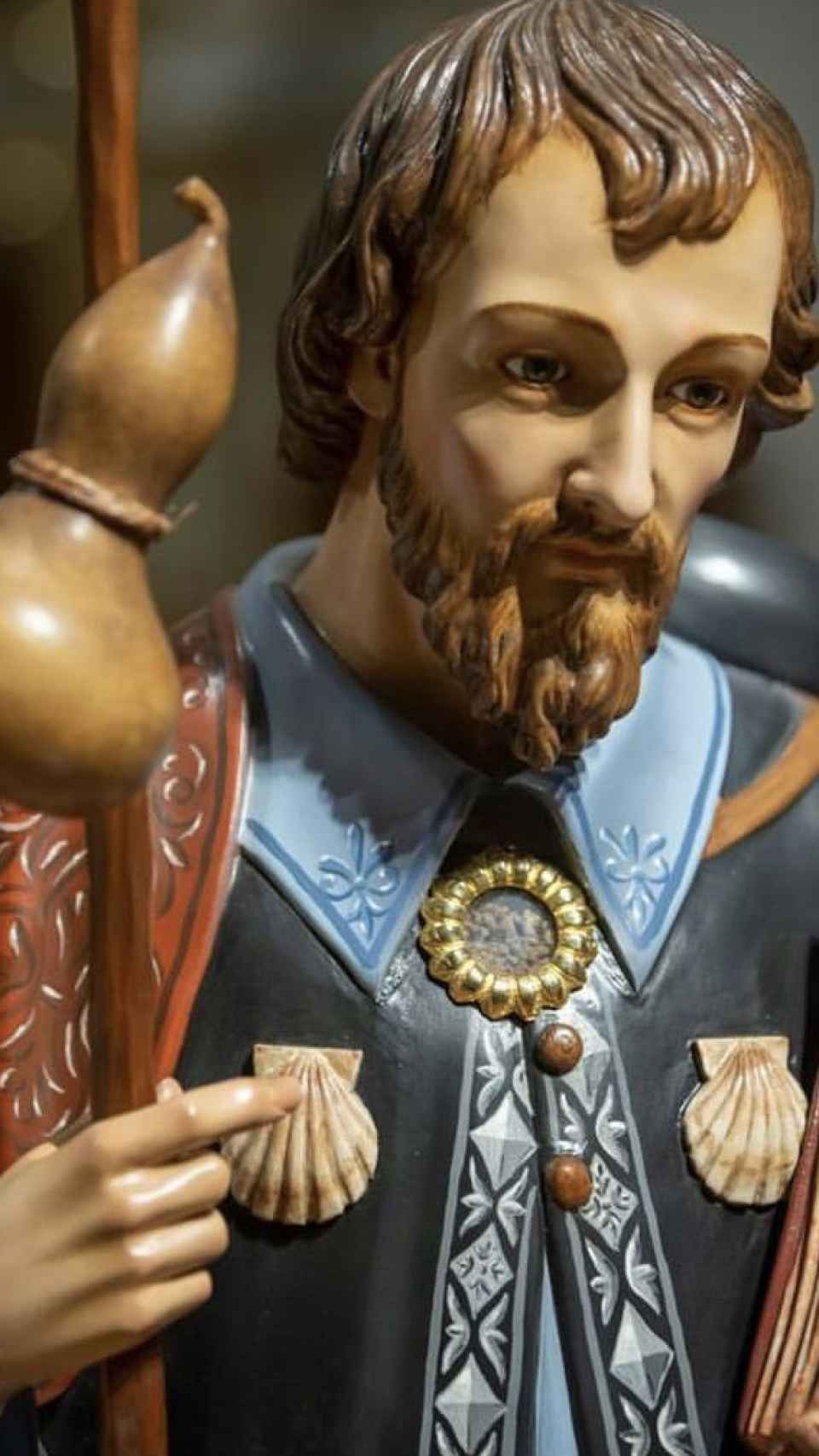 La imagen del apóstol Santiago ante la que se postró Macarena Olona.
