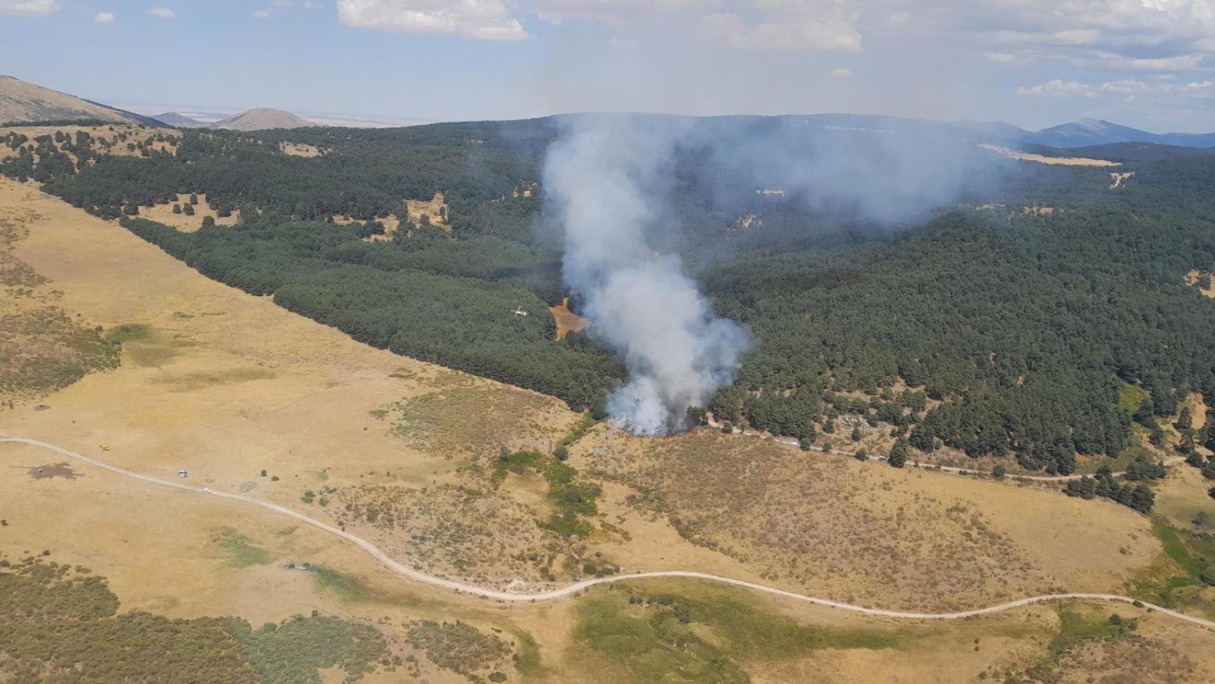 Imagen aérea del incendio de Peguerinos, en Ávila.