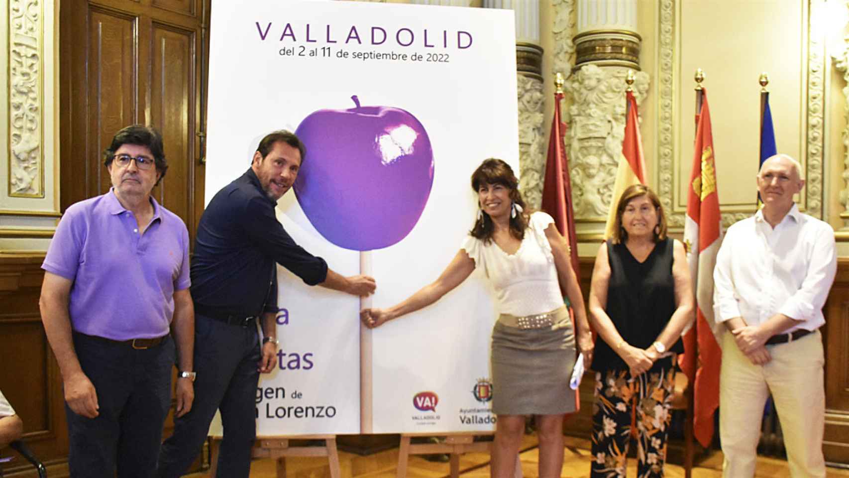 Óscar Puente junto a Ana Redondo y demás concejales en la presentación del programa