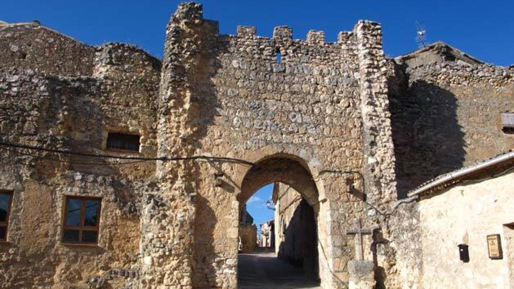Puerta de la villa de Maderuelo