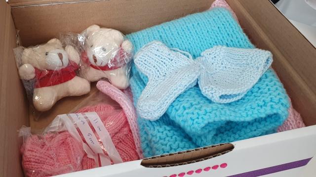 Una caja del recuerdo del bebé fallecido