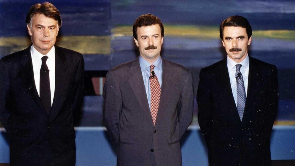 Felipe González y José María Aznar antes de uno de sus dos debates de 1993.