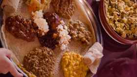 El plato etíope Beyeaynetu del restaurante Gonder.