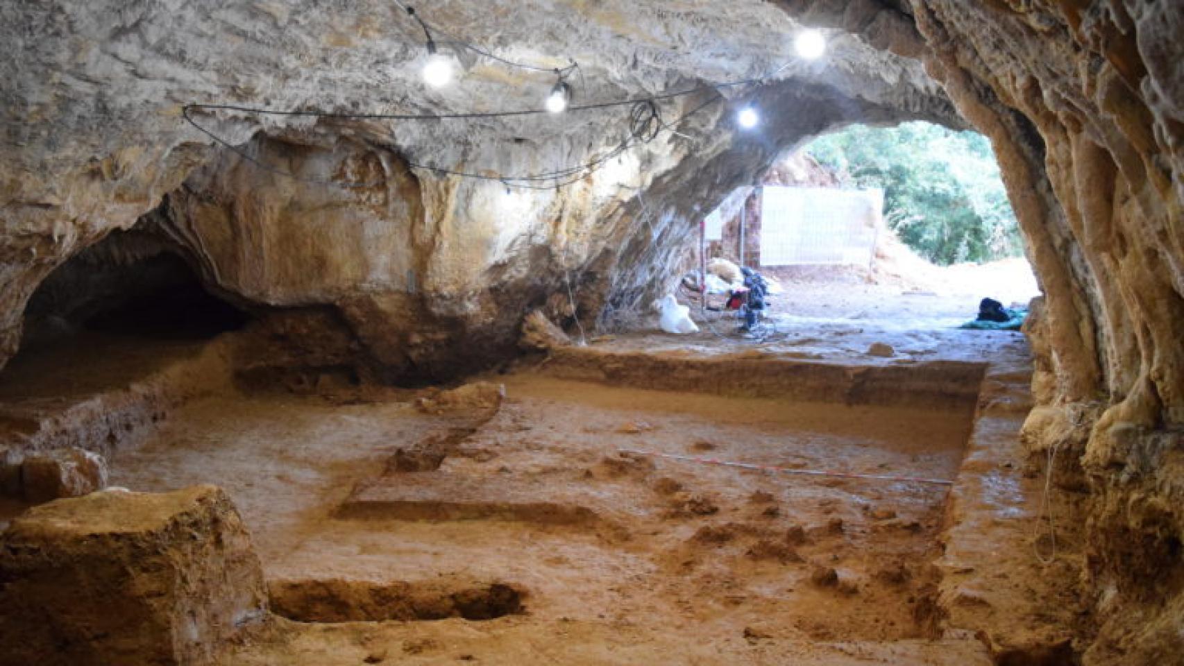 La cueva de Prado Vargas durante las excavaciones de 2018.