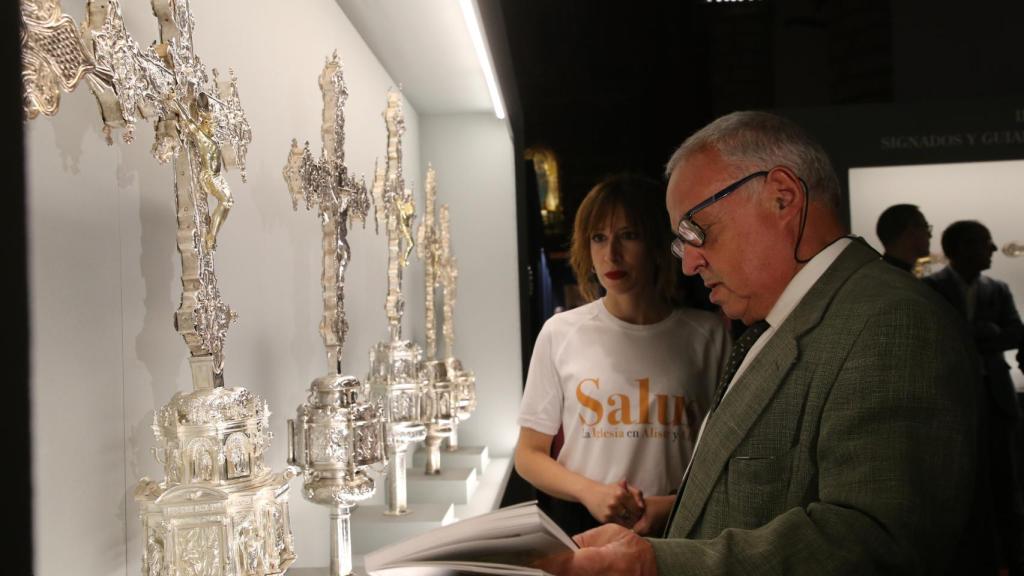 El consejero de Cultura, Gonzalo Santonja, visita Salus