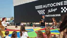 Actividad infantil en el Autocine Málaga Metrovacesa.