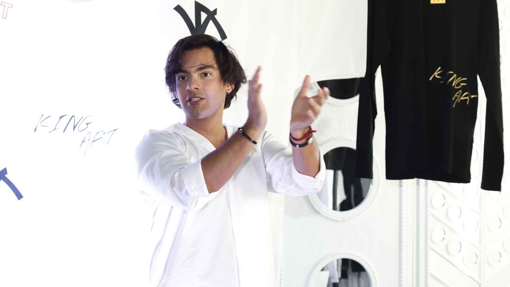 El joven Alejandro Reyes durante la presentación ante los medios de su firma de ropa, el pasado 17 de agosto, en el centro de Madrid.