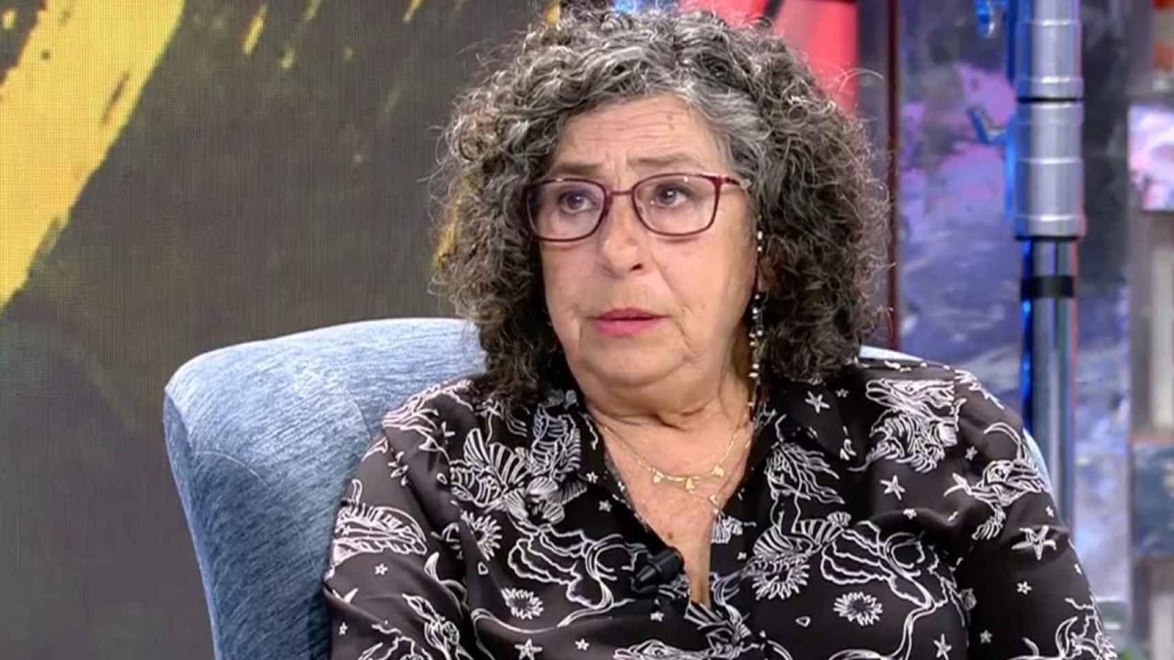 Lola Medina en un plató de Telecinco.