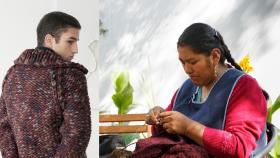 Un modelo posa con una de las prendas de Knitbrary y una tejedora elabora una de las piezas de la marca en Perú.