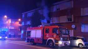 Varios camiones de bomberos de Vigo movilizados por un incendio en la ciudad.