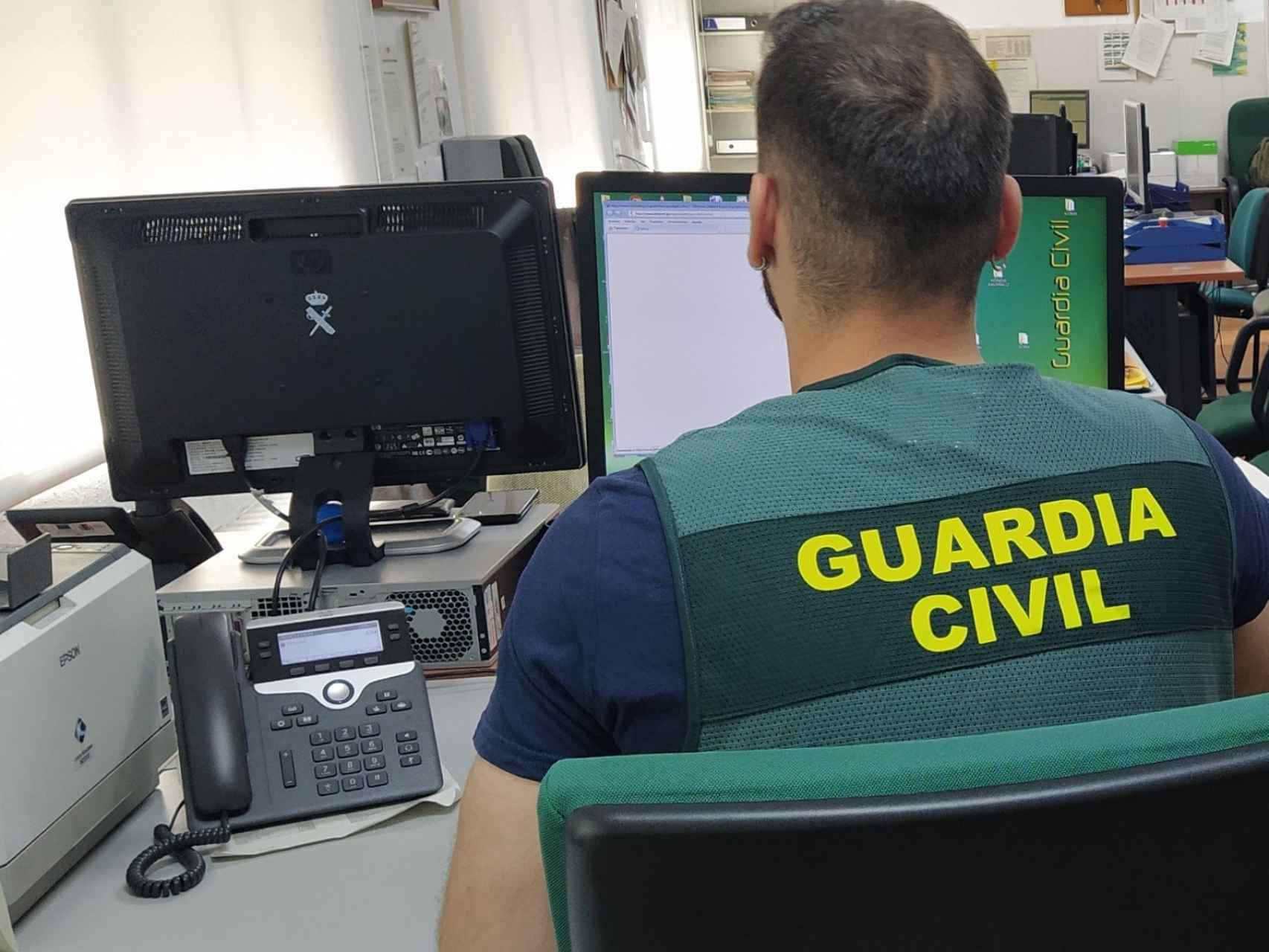 La Guardia Civil de Soria investigando la estafa