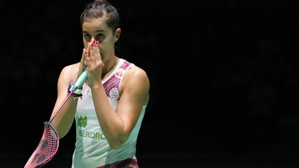 Carolina Marín se lamenta tras su derrota contra Yamaguchi en el Mundial