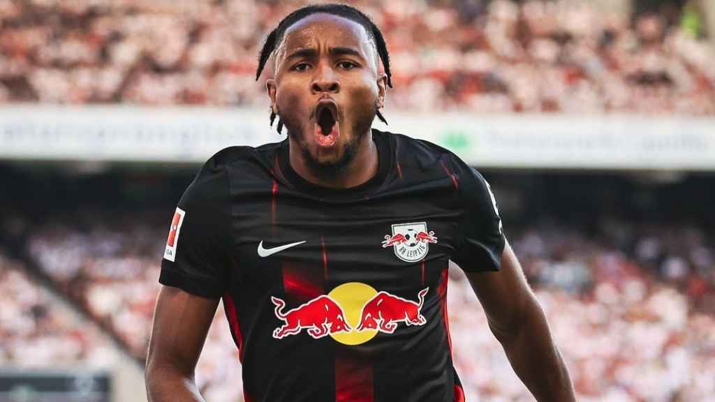 Christopher Nkunku celebra un gol con el RB Leipzig