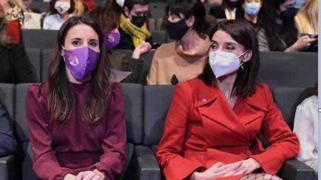 Las ministras de Igualdad, Irene Montero, y Justicia, Pilar Llop, en un acto el pasado noviembre./