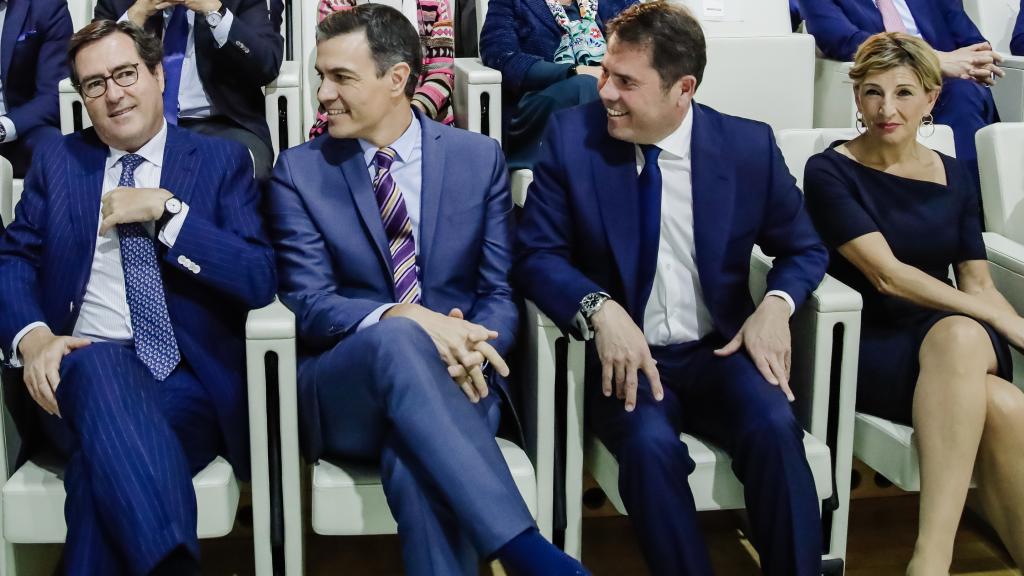 Antonio Garamendi, Pedro Sánchez, Gerardo Cuerva y Yolanda Díaz.