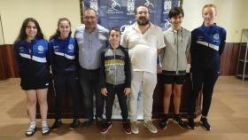 Parte de los integrantes del Club Tenis de Mesa Narón